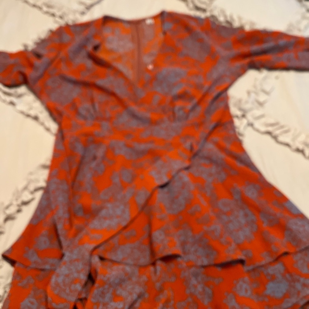 Relipop Floral Wrap Dress in Rust and Blue NWOT S length 29”, pit-to-pit 18” - Picture 8 of 8